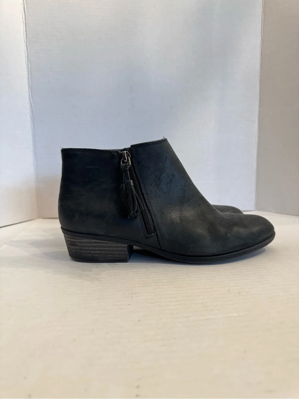 Clarks Collection Ankle Booties Sz 8.5 W Side Zip Black Tassel Ultimate Comfort